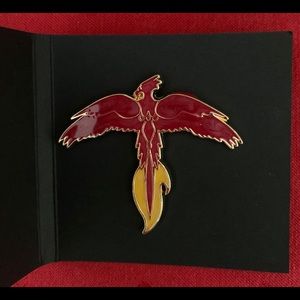 Harry Potter Fawkes pin NWT